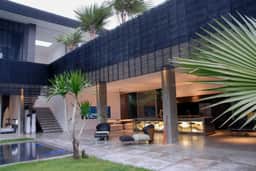 Modern 4BD Villa with Pool