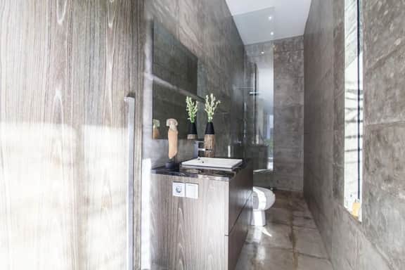 Modern 4BD Villa with Pool