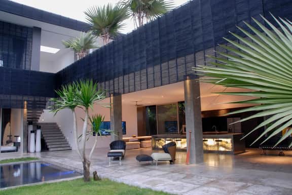 Modern 4BD Villa with Pool