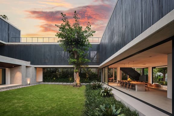 Luxe Escape 6BD Architectural Masterpiece - Canggu