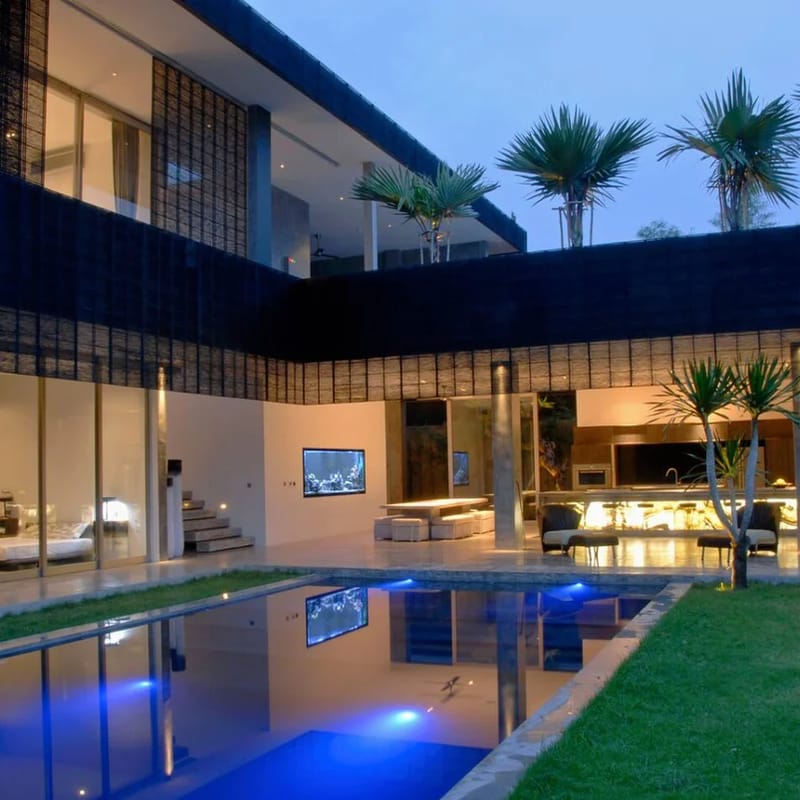 Modern 4BD Villa with Pool